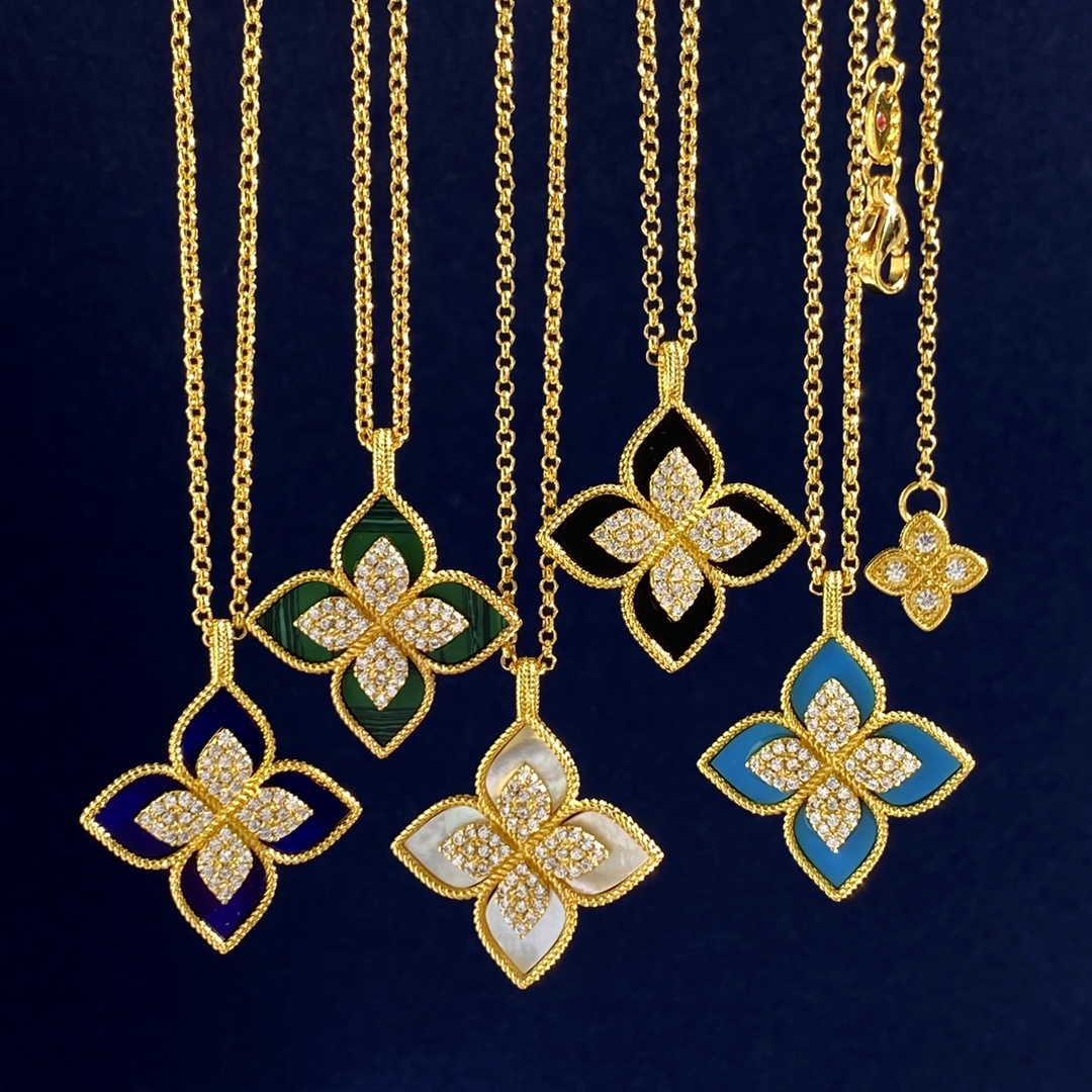Collana Roberto Coin Princess Flower Oro giallo con accenti di diamanti varianti disponibili con madreperla bianca blu lapislazzuli verde malachite onice nero inserti turchesi varianti in oro bianco argentato con inserti in pietra abbinati e accenti di diamanti 18 pollici