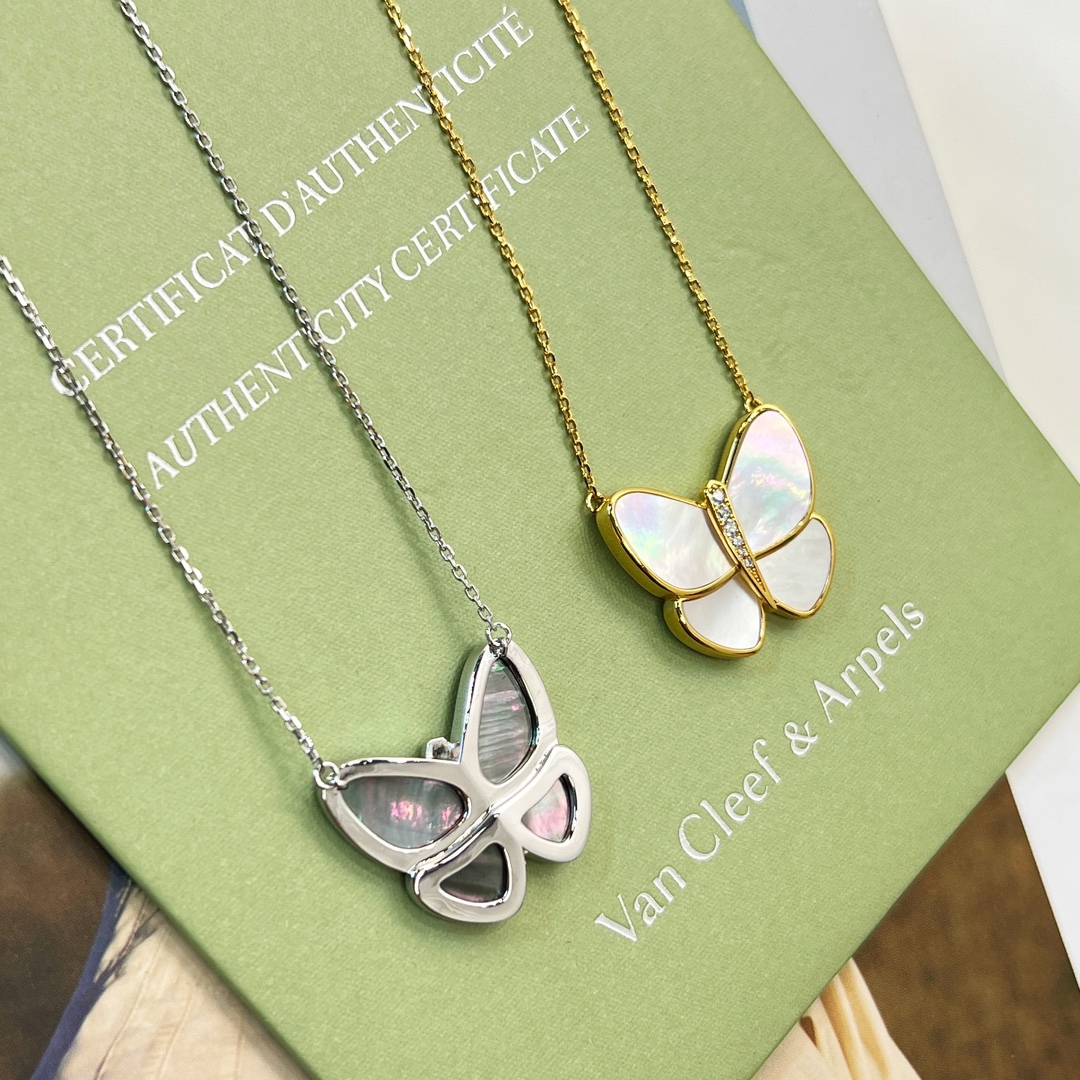 Collana Van Cleef Arpels Two Butterfly Oro giallo madreperla bianca diamante 42 cm