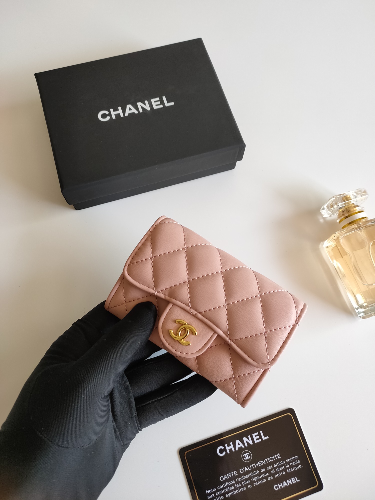 Chanel Classic Flap Card Holder card holder light pink lambskin leather gold-tone metal hardware 7 5 11 3 2 1 cm