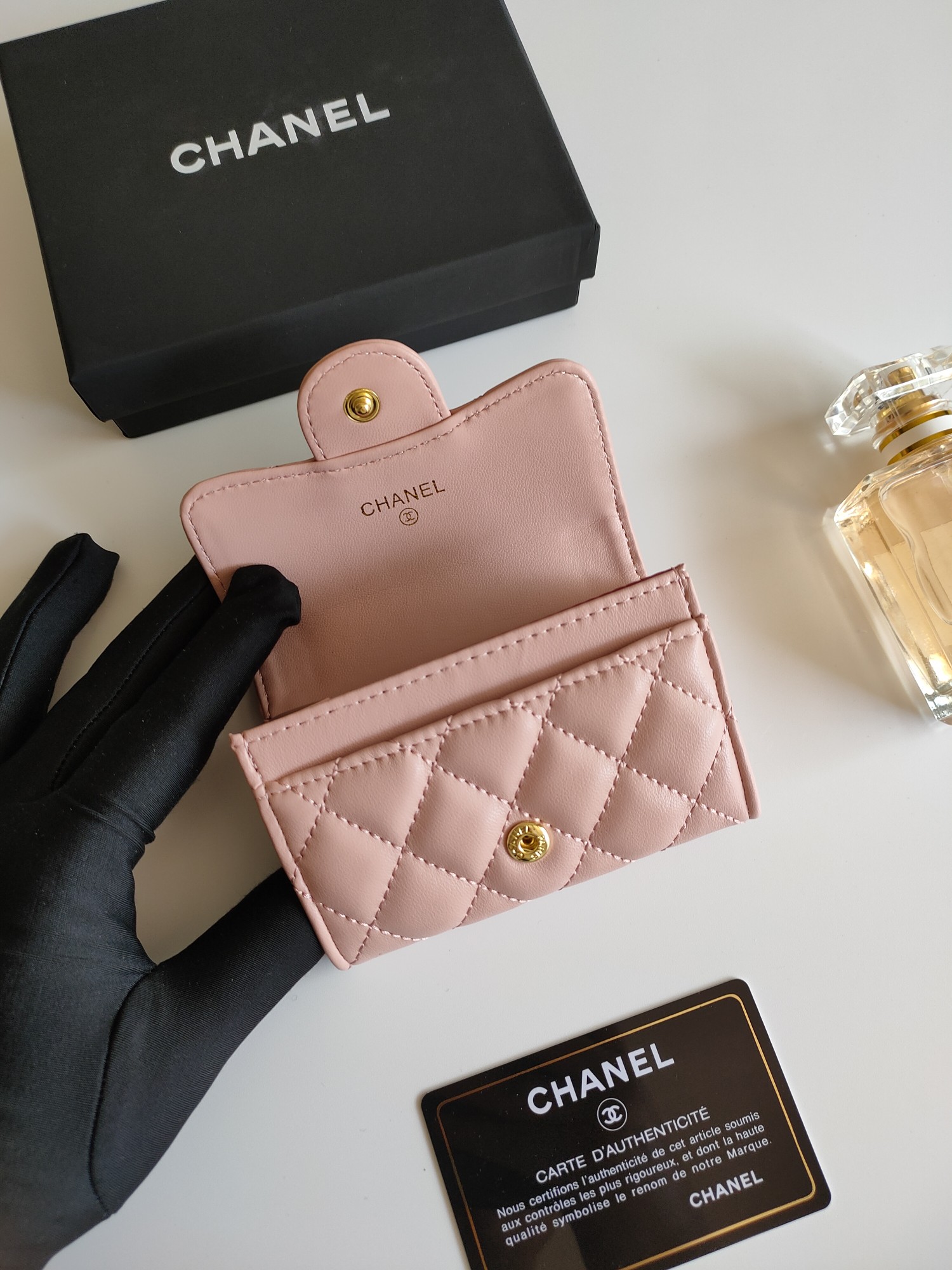Chanel Classic Flap Card Holder card holder light pink lambskin leather gold-tone metal hardware 7 5 11 3 2 1 cm