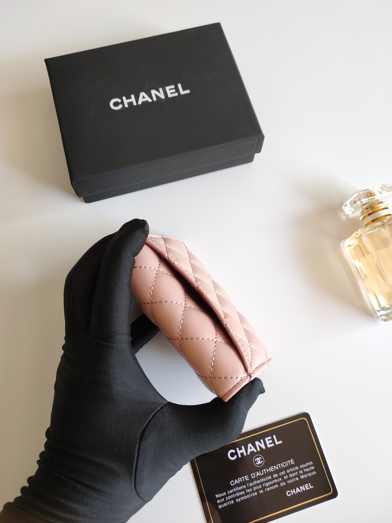 Chanel Classic Flap Card Holder card holder light pink lambskin leather gold-tone metal hardware 7 5 11 3 2 1 cm