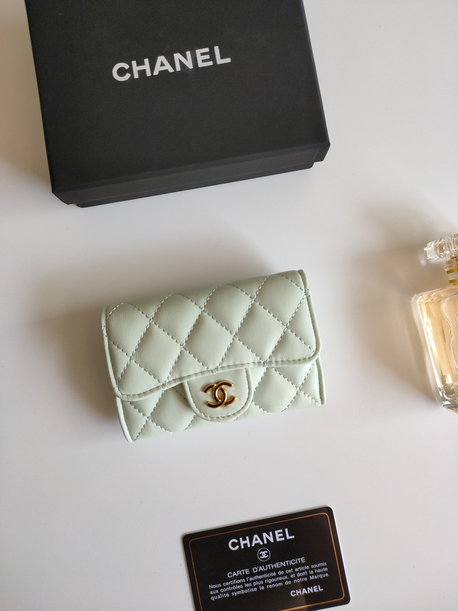Chanel Classic Flap Card Holder card holder Light mint green lambskin leather with gold-tone metal hardware burgundy interior lining 7 5 11 3 2 1 cm
