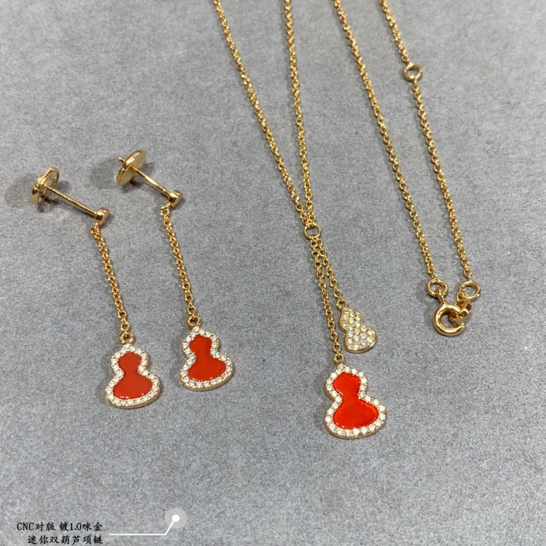 Qeelin Kirin Mini Double Gourd necklace Gold plated metal with clear high carbon diamond accents available with green enamel white mother-of-pearl or red enamel inlay 42cm with 3cm extender