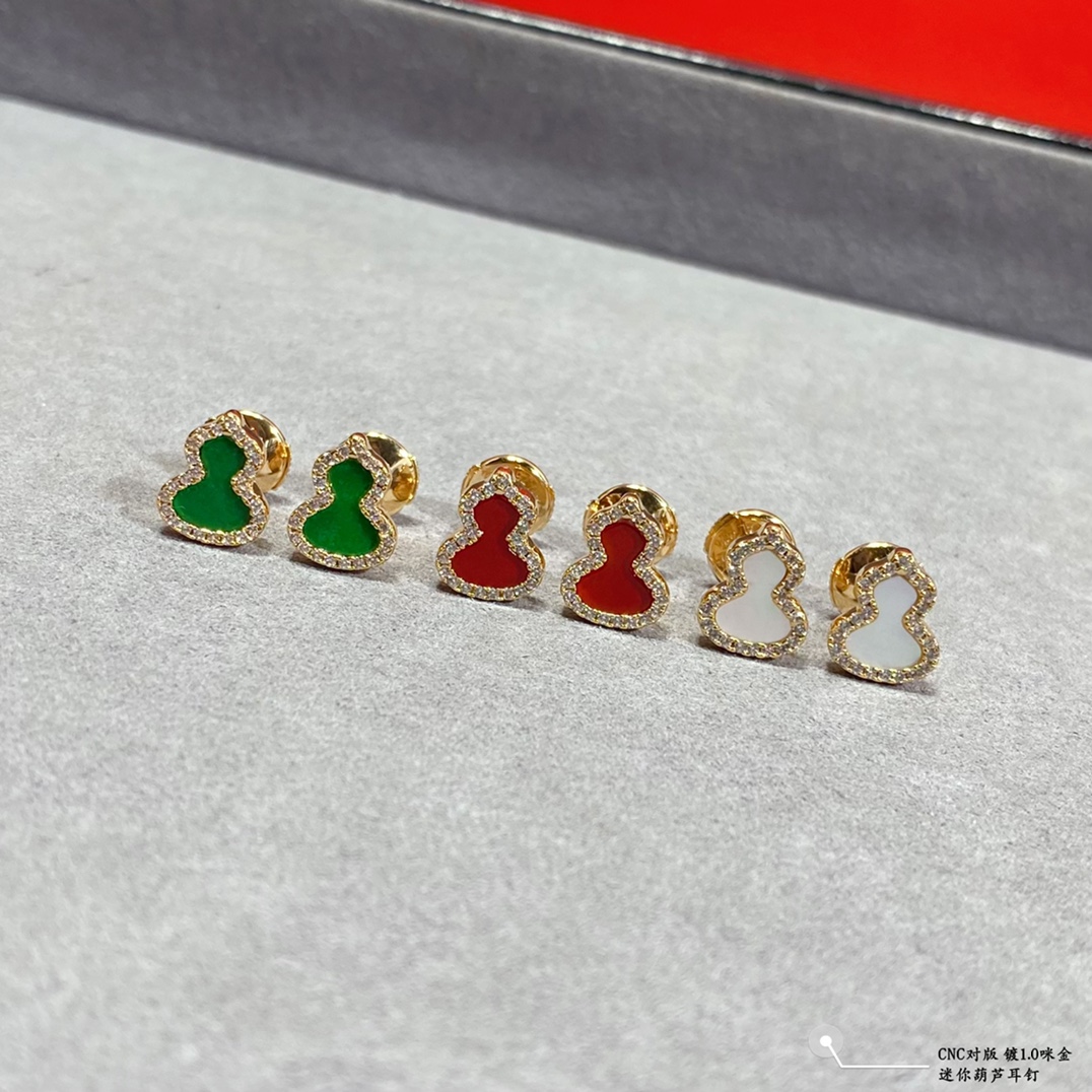 Qeelin Wulu Mini Gourd earrings gold-plated gold metal with clear diamond accents available with green malachite white mother-of-pearl or red agate inlay mini stud