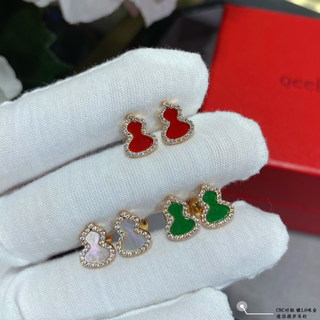 Qeelin Wulu Mini Gourd earrings gold-plated gold metal with clear diamond accents available with green malachite white mother-of-pearl or red agate inlay mini stud