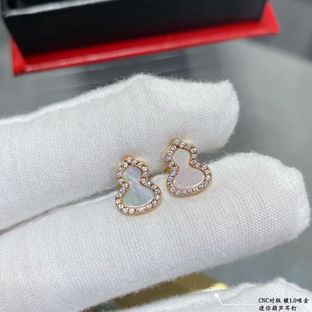 Qeelin Wulu Mini Gourd earrings gold-plated gold metal with clear diamond accents available with green malachite white mother-of-pearl or red agate inlay mini stud