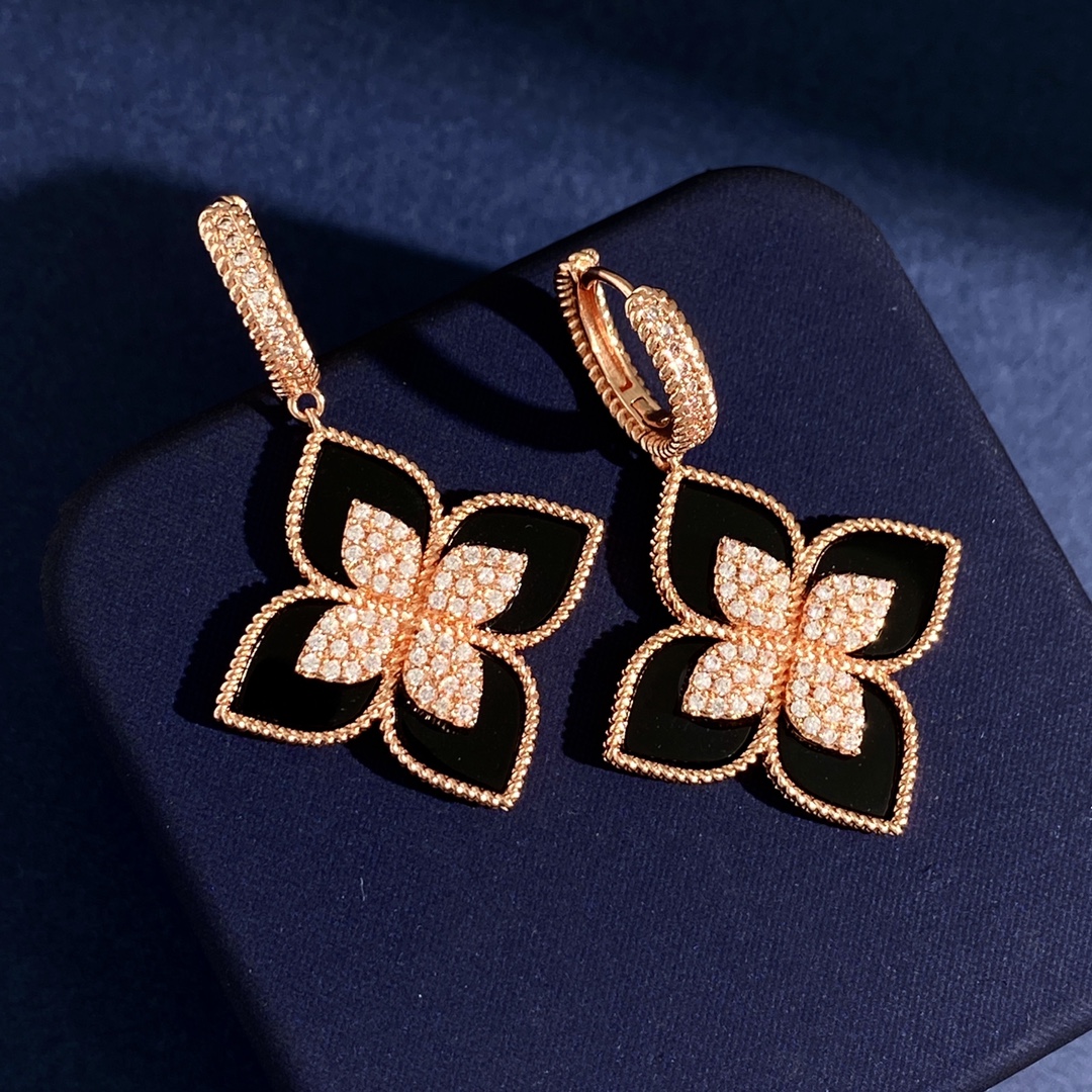 Roberto Coin Love in Verona Orecchini fiore oro rosa 18 carati con pavé di diamanti varianti disponibili blu royal lapislazzuli verde malachite madreperla bianca lunghezza goccia 2 5 cm