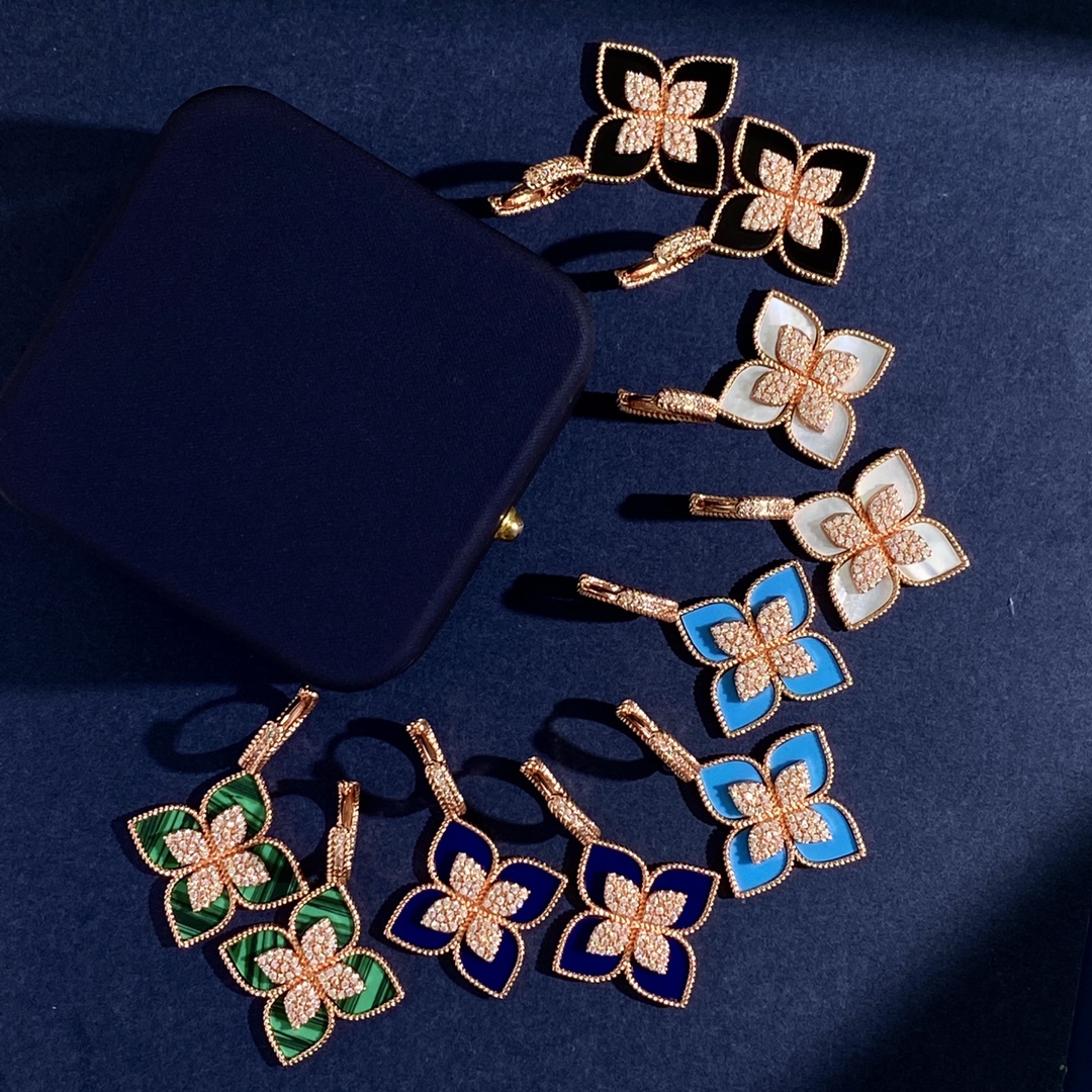 Roberto Coin Love in Verona Orecchini fiore oro rosa 18 carati con pavé di diamanti varianti disponibili blu royal lapislazzuli verde malachite madreperla bianca lunghezza goccia 2 5 cm