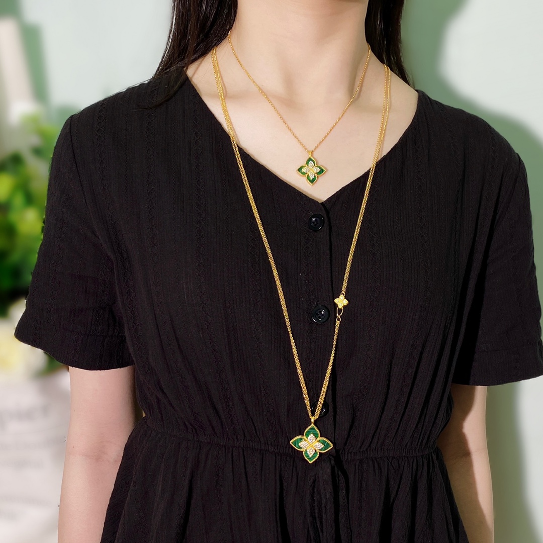 Roberto Coin Princess Flower necklace Rose gold with diamond pave available variants with white mother-of-pearl black onyx or blue lapis lazuli inlays 42cm