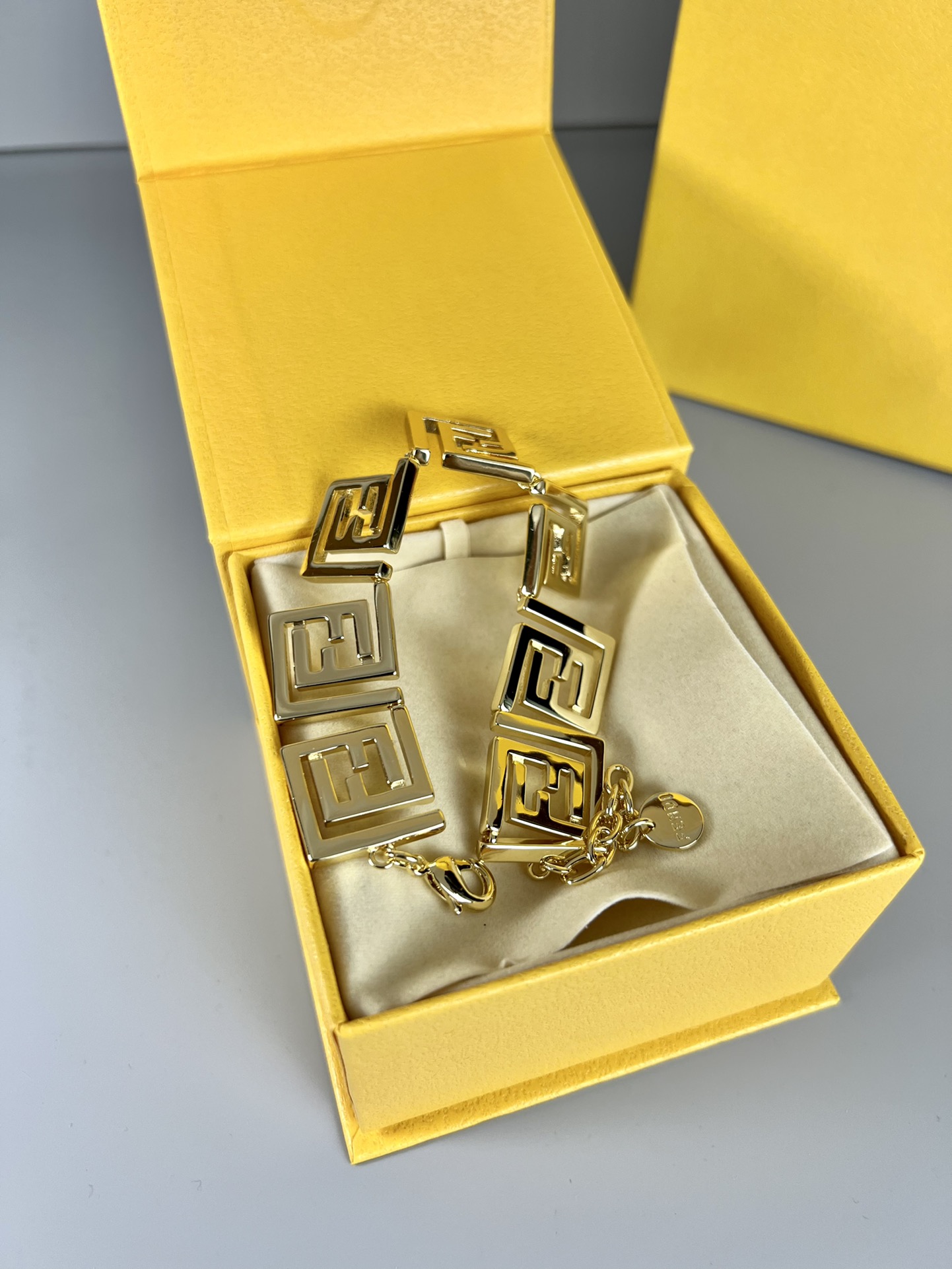 Luxury necklace