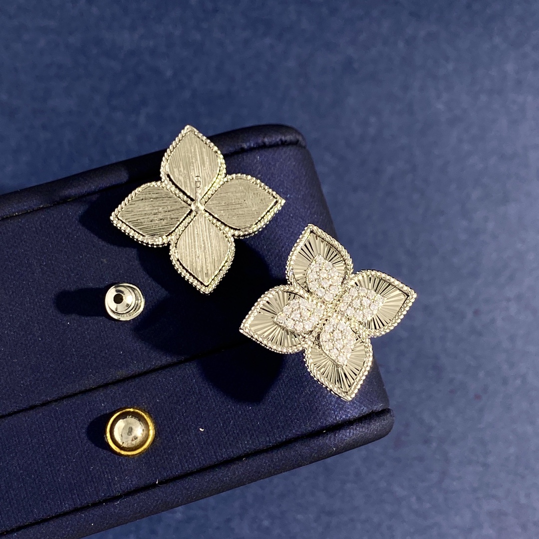 Boucles d'oreilles Van Cleef Arpels Vintage Alhambra Or jaune 18 carats avec accents de diamants clairs Or blanc 18 carats avec accents de diamants clairs 15 mm
