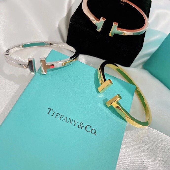 Tiffany Co Tiffany T bracelet 18k yellow gold 18k rose gold sterling silver no gemstones 17cm inner circumference