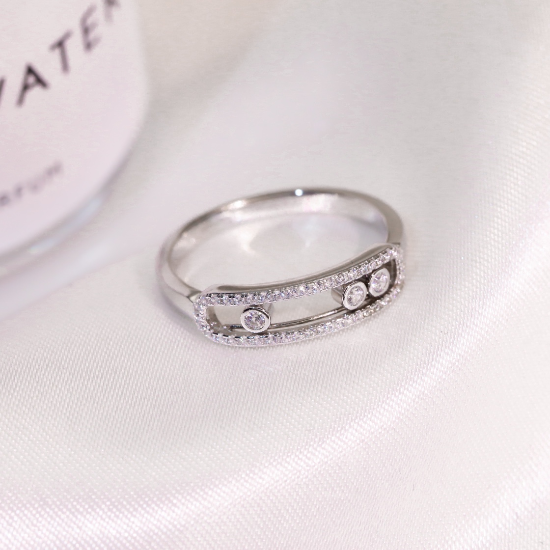 Messika Move by Gigi Hadid ring 18k white gold clear diamonds 54