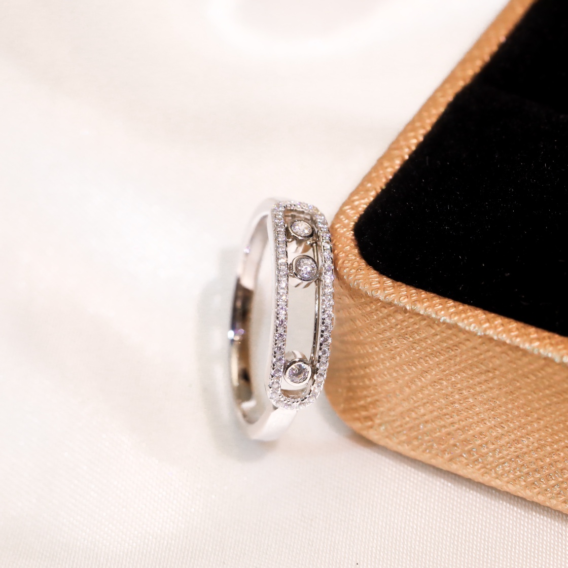 Messika Move by Gigi Hadid ring 18k white gold clear diamonds 54