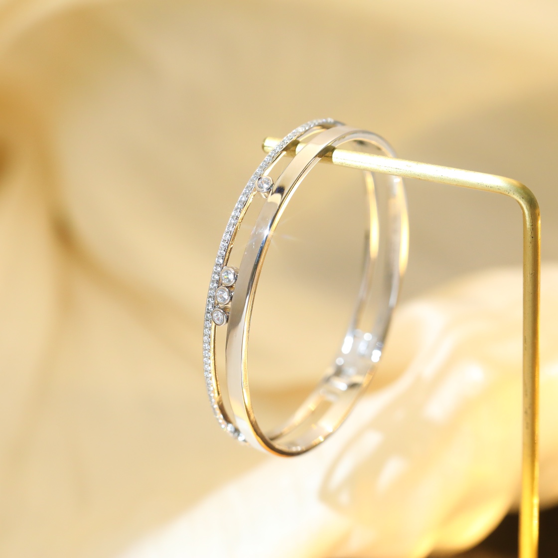 Messika MOVE ROMANE bracelet 18K yellow gold with clear diamonds 18K white gold with clear diamonds 17cm