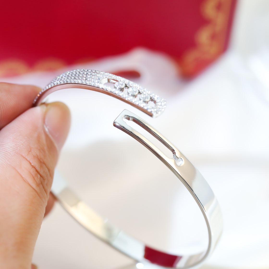 Messika MOVE ROMANE bracelet 18K white gold with pave-set white diamonds 17