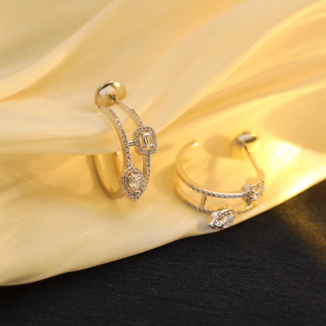 Messika My Twin earrings 18k white gold with clear diamonds 12mm hoop diameter