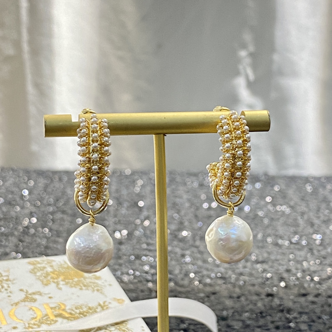 Dior Jewelry Code E1932 0277825 earrings gold-tone metal with white freshwater pearl drops and white micro pearl accents 3 5cm drop length