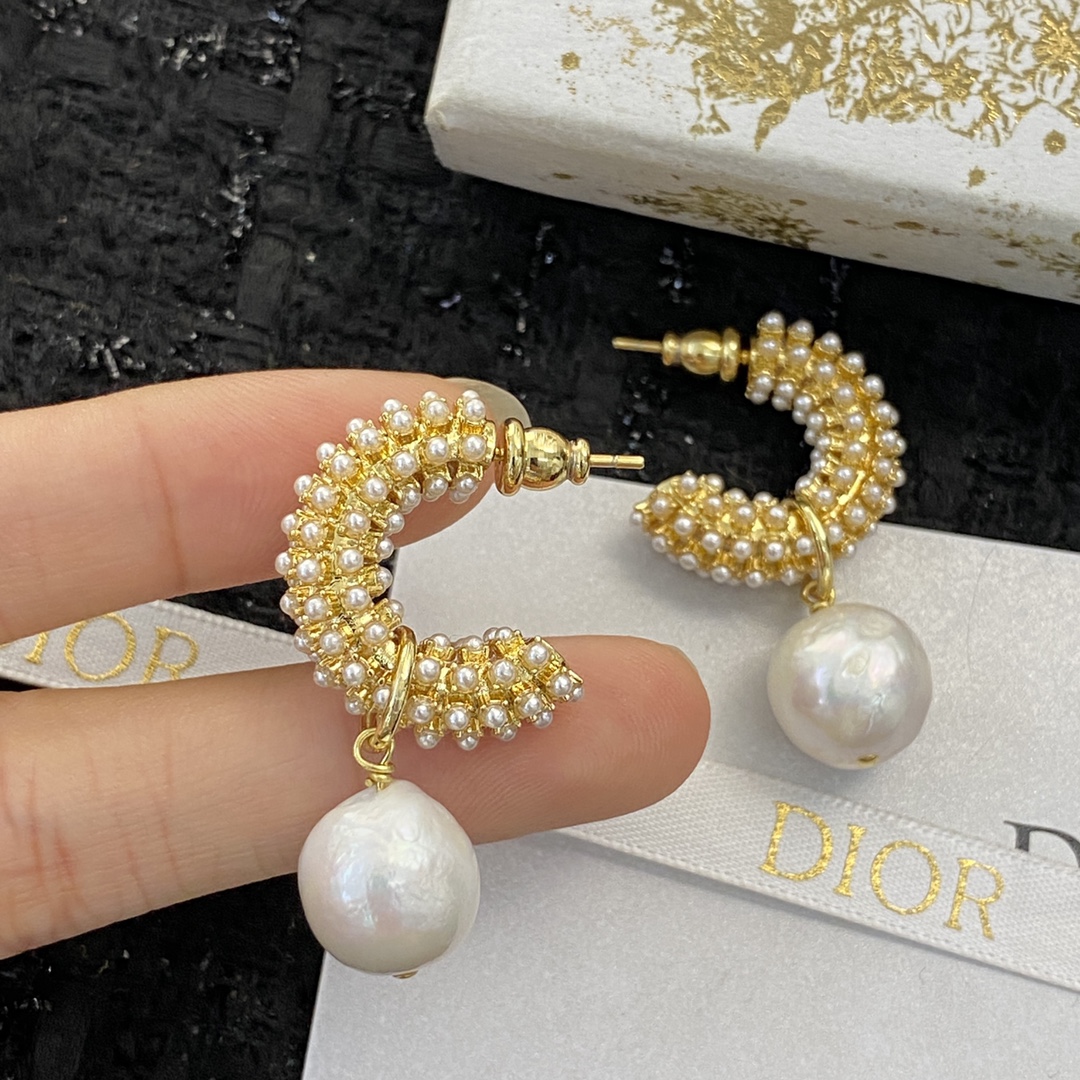 Dior Jewelry Code E1932 0277825 earrings gold-tone metal with white freshwater pearl drops and white micro pearl accents 3 5cm drop length