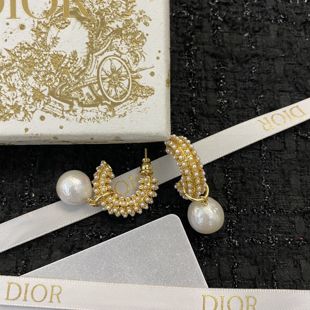 Dior Jewelry Code E1932 0277825 earrings gold-tone metal with white freshwater pearl drops and white micro pearl accents 3 5cm drop length
