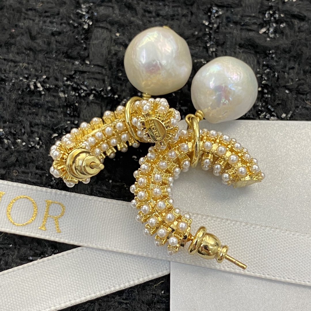Dior Jewelry Code E1932 0277825 earrings gold-tone metal with white freshwater pearl drops and white micro pearl accents 3 5cm drop length