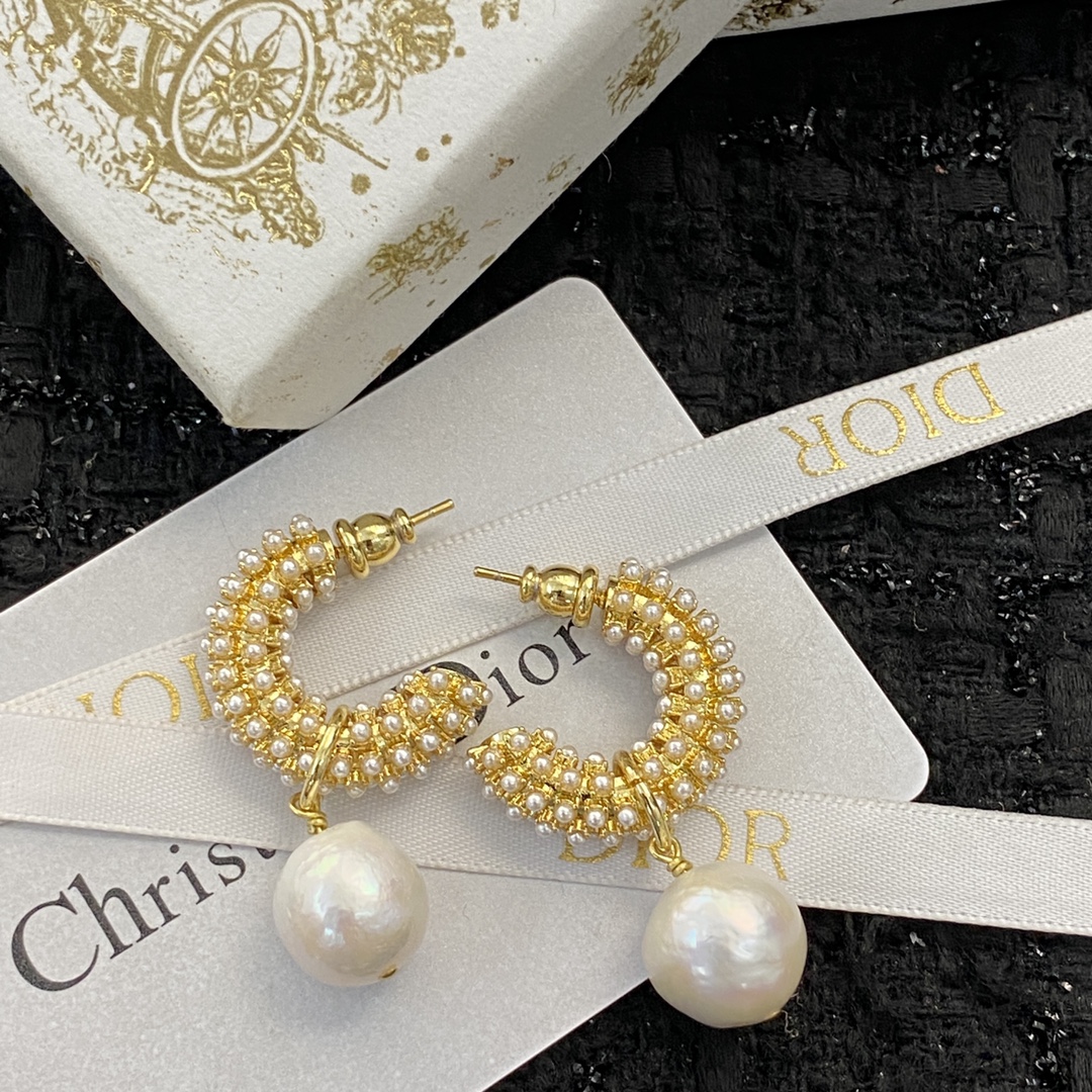 Dior Jewelry Code E1932 0277825 earrings gold-tone metal with white freshwater pearl drops and white micro pearl accents 3 5cm drop length