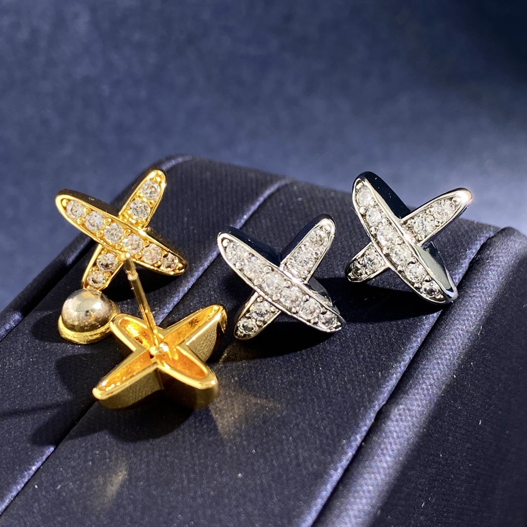 Chaumet Jeux de Liens earrings 18k yellow gold with clear round brilliant diamonds 10mm stud diameter