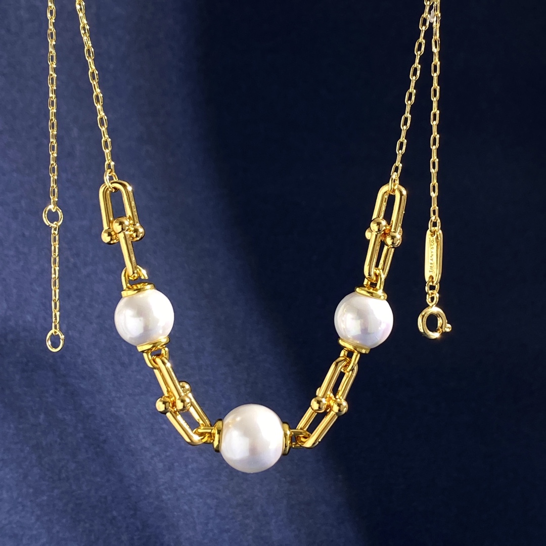 Tiffany HardWear Pearl Link Necklace necklace Gold-toned metal with white freshwater pearls also available in silver-toned metal with white freshwater pearls 18 inches with 2 inch extender