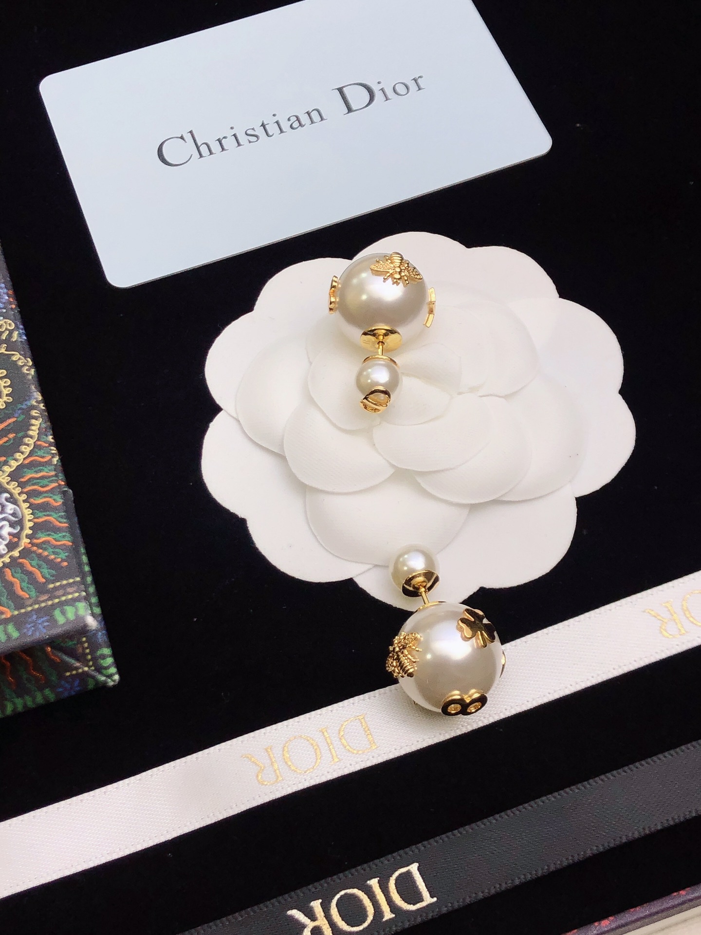 Dior Dior Tribales CD earrings gold-tone metal white pearl 1 5cm drop length
