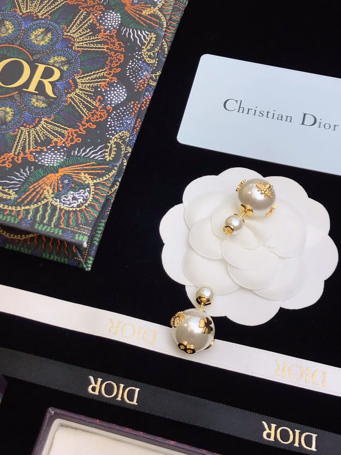 Dior Dior Tribales CD earrings gold-tone metal white pearl 1 5cm drop length