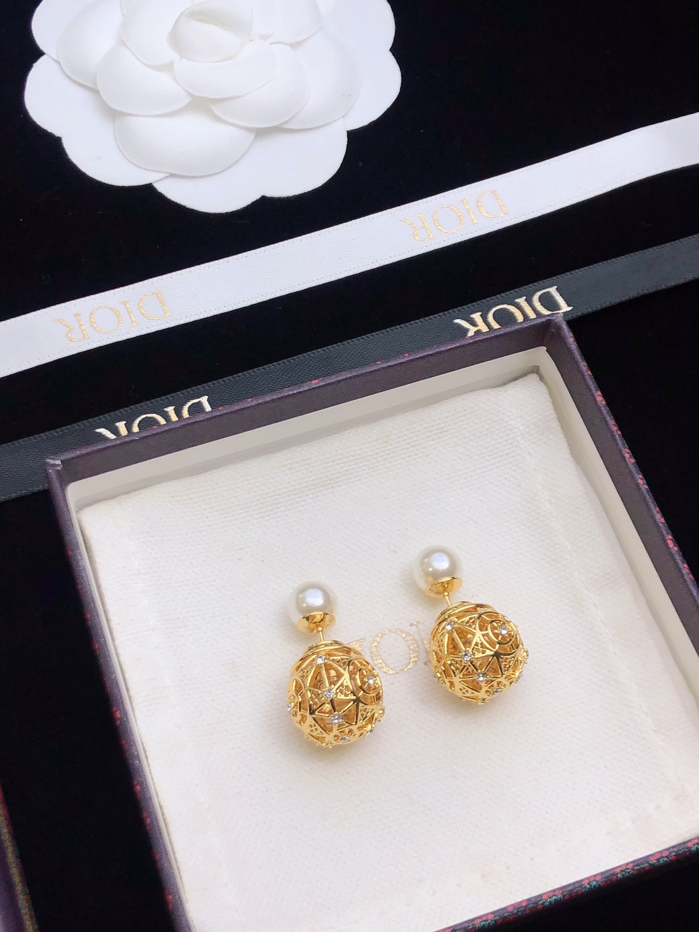 Dior Dior Tribales earrings Gold-tone metal with white resin pearls and clear crystal accents One Size