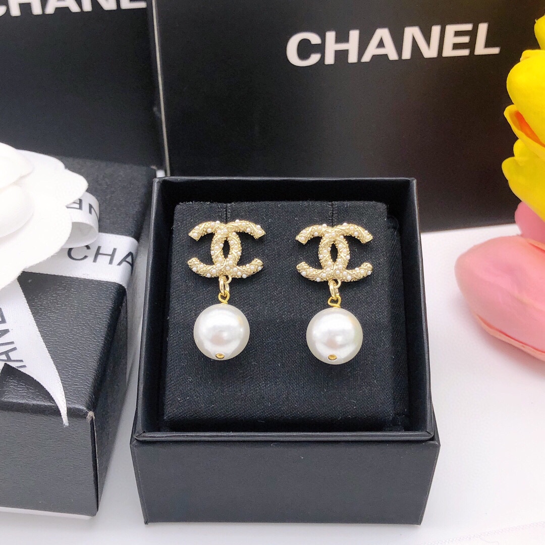 Chanel CC Logo Pearl Drop Earrings earrings Gold-tone metal with white faux pearls Approximately 2 5cm total drop length