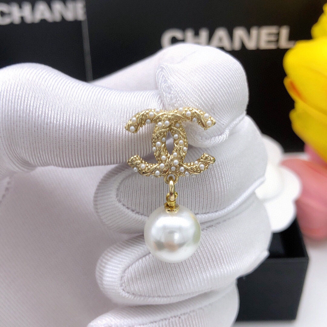 Chanel CC Logo Pearl Drop Earrings earrings Gold-tone metal with white faux pearls Approximately 2 5cm total drop length