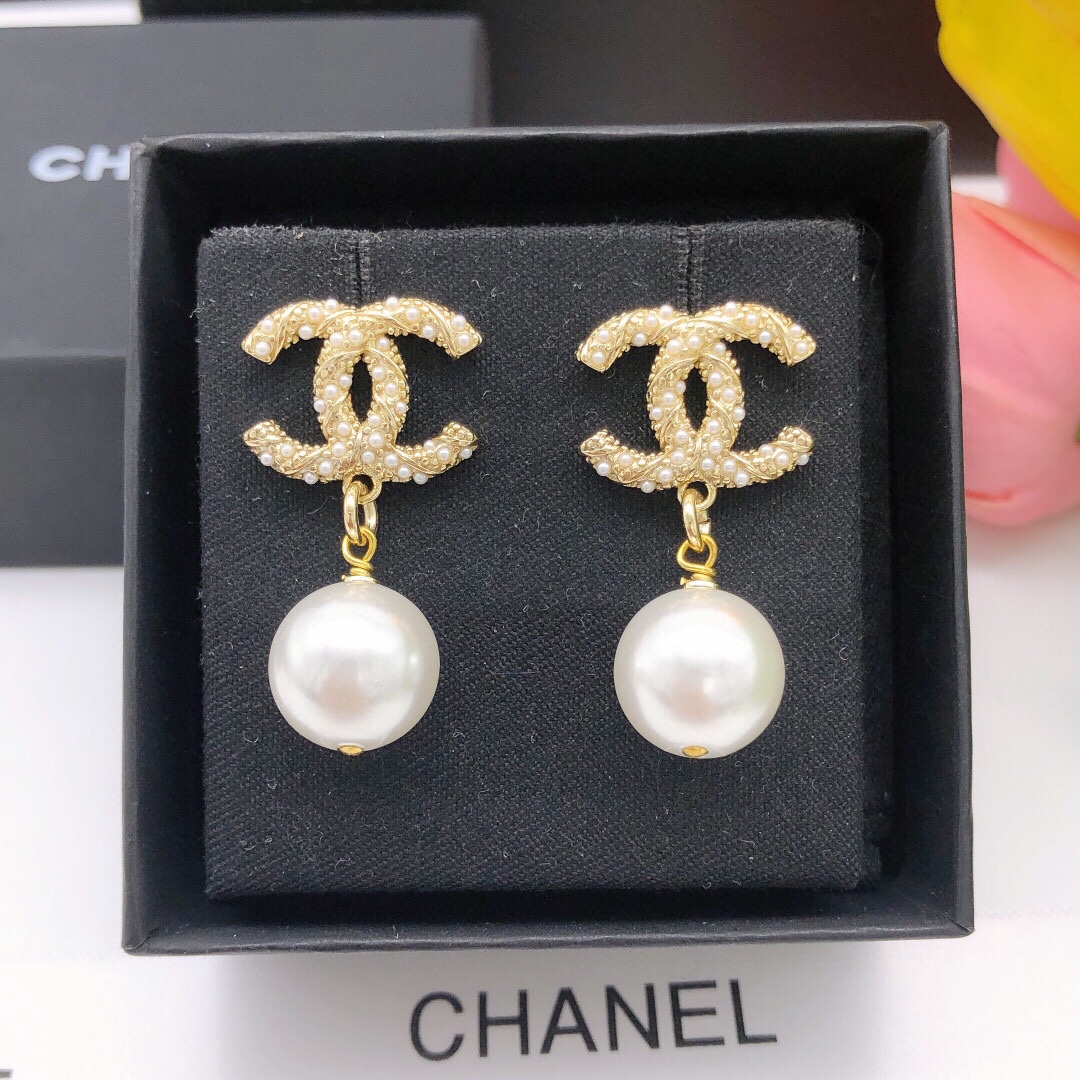 Chanel CC Logo Pearl Drop Earrings earrings Gold-tone metal with white faux pearls Approximately 2 5cm total drop length