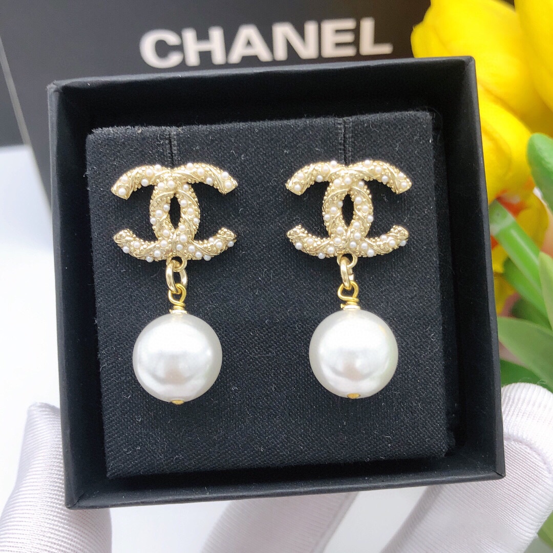 Chanel CC Logo Pearl Drop Earrings earrings Gold-tone metal with white faux pearls Approximately 2 5cm total drop length