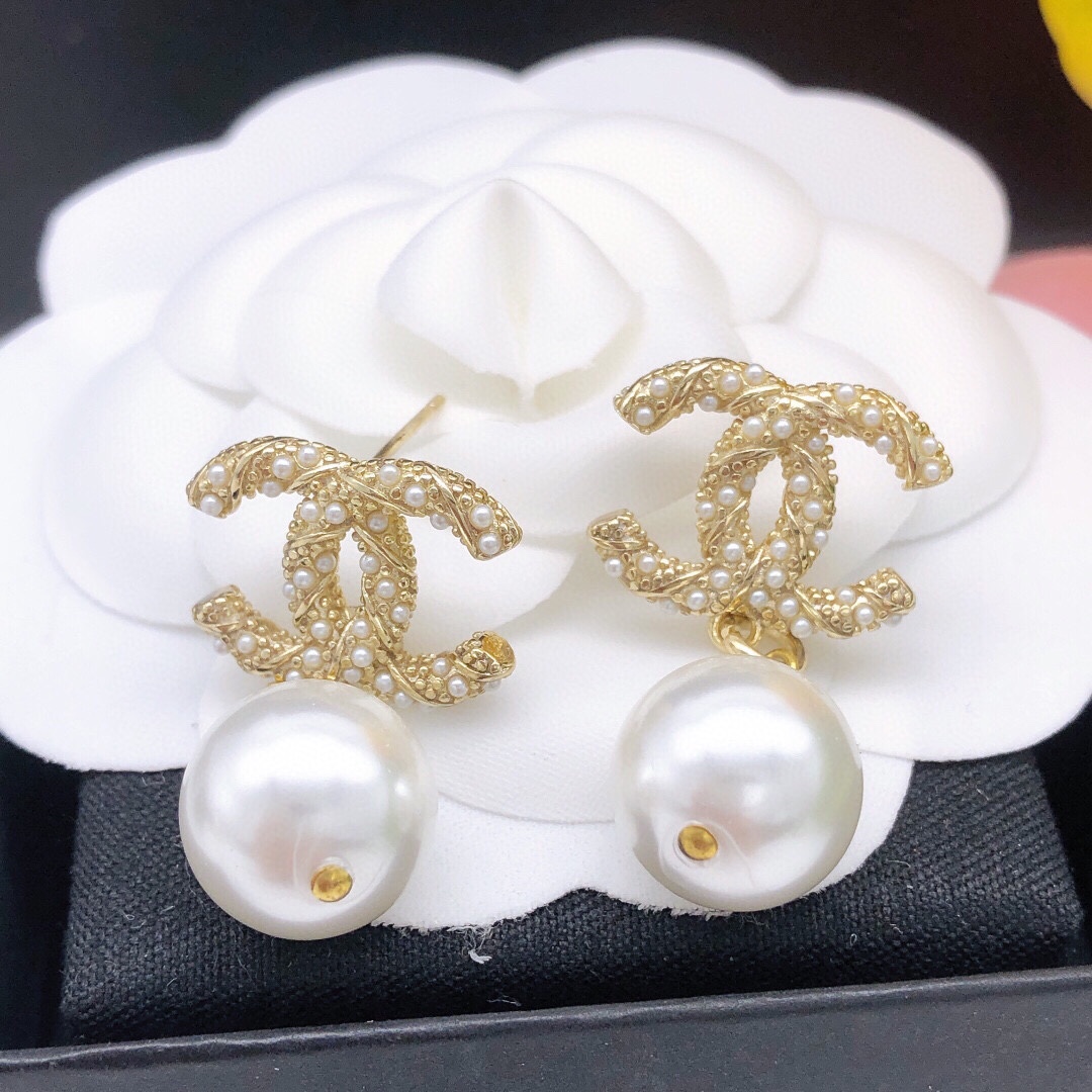 Chanel CC Logo Pearl Drop Earrings earrings Gold-tone metal with white faux pearls Approximately 2 5cm total drop length