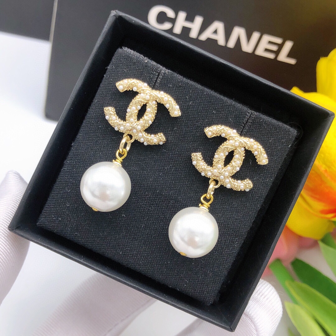 Chanel CC Logo Pearl Drop Earrings earrings Gold-tone metal with white faux pearls Approximately 2 5cm total drop length