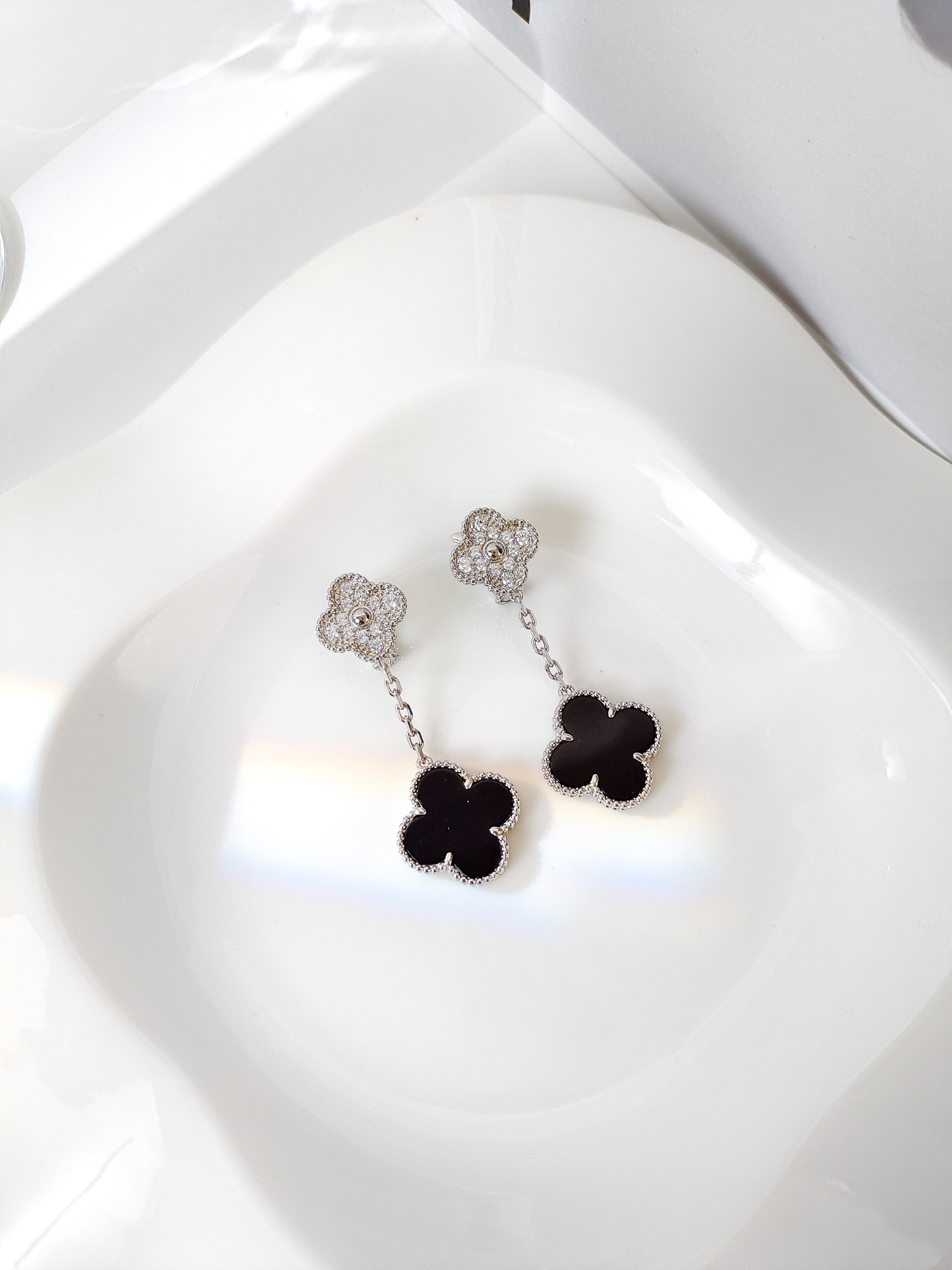 Van Cleef Arpels Magic Alhambra earrings white gold black onyx diamond 3 5cm drop length