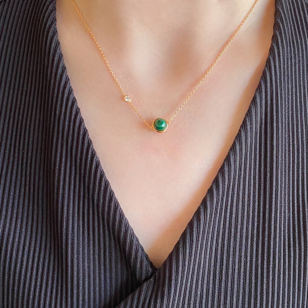Piaget Possession necklace 18k rose gold with carnelian 18k rose gold with malachite accented with clear diamond 42cm