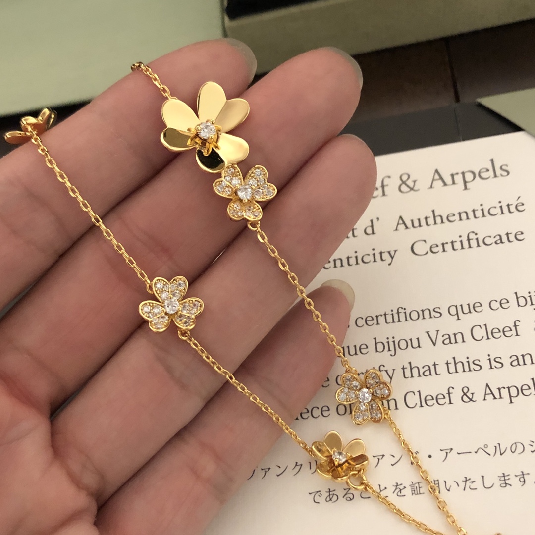 Van Cleef Arpels Frivole 9 Collar de flores en oro amarillo con detalles de diamantes 42 cm