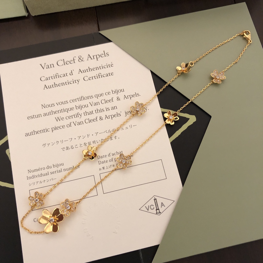 Van Cleef Arpels Frivole 9 Collar de flores en oro amarillo con detalles de diamantes 42 cm