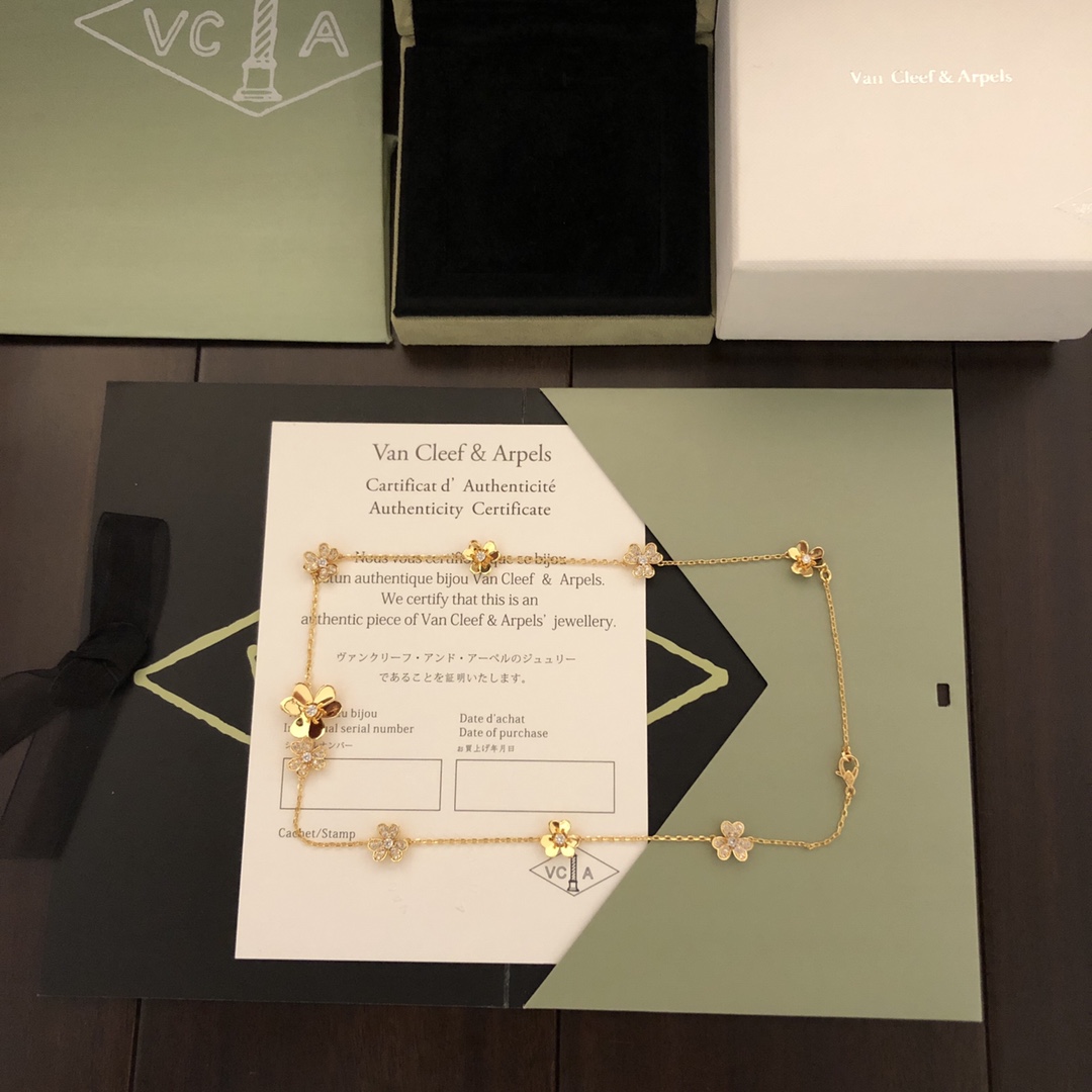 Van Cleef Arpels Frivole 9 Collar de flores en oro amarillo con detalles de diamantes 42 cm