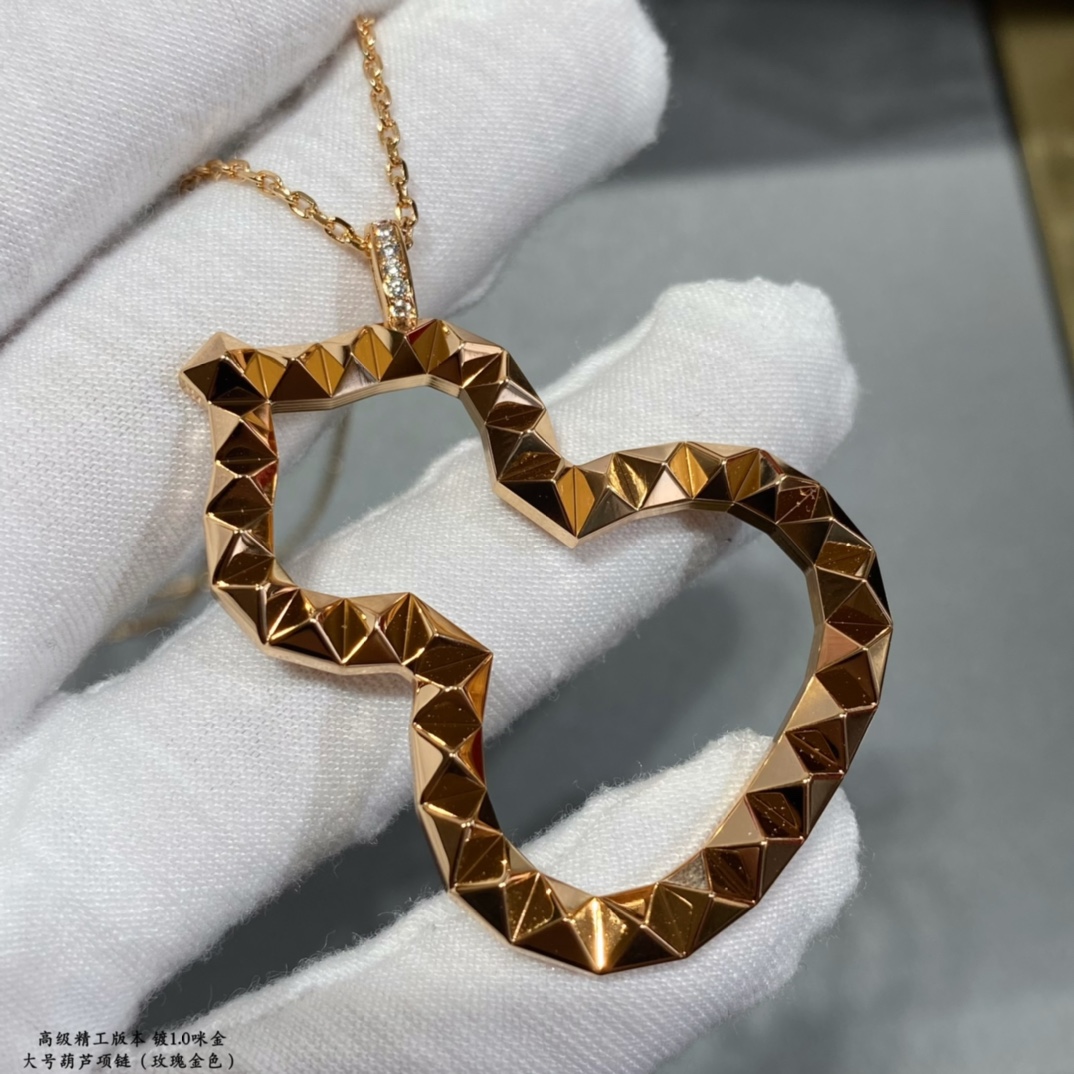 Qeelin Wulu necklace 18K rose gold with diamond accents on pendant bail 45cm