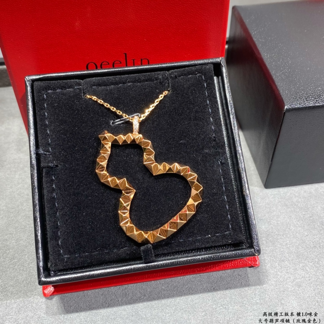 Qeelin Wulu necklace 18K rose gold with diamond accents on pendant bail 45cm