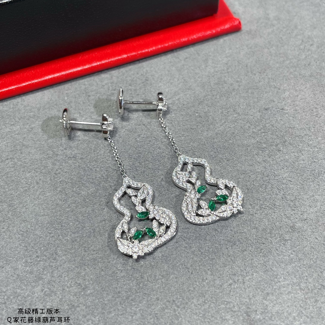 Qeelin Wulu Lace earrings 18K white gold white diamond green emerald 3 5cm drop length