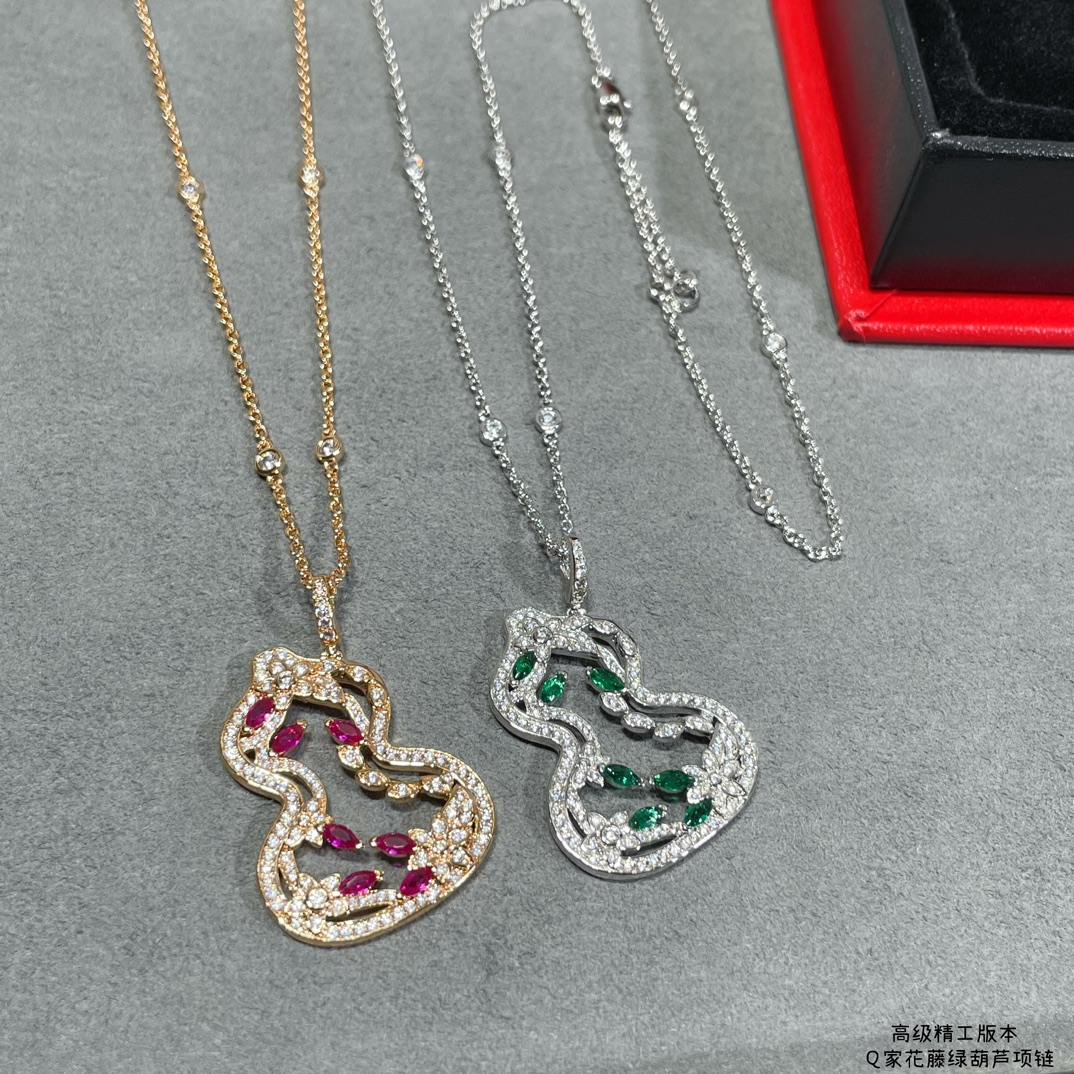 Qeelin Wulu Lace necklace silver-toned white gold with clear diamonds and green gemstones 42cm with 5cm extender