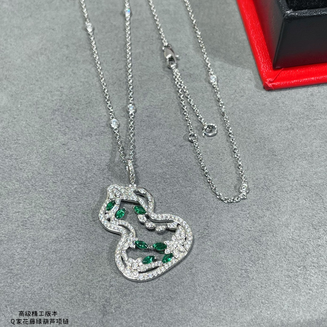 Qeelin Wulu Lace necklace silver-toned white gold with clear diamonds and green gemstones 42cm with 5cm extender