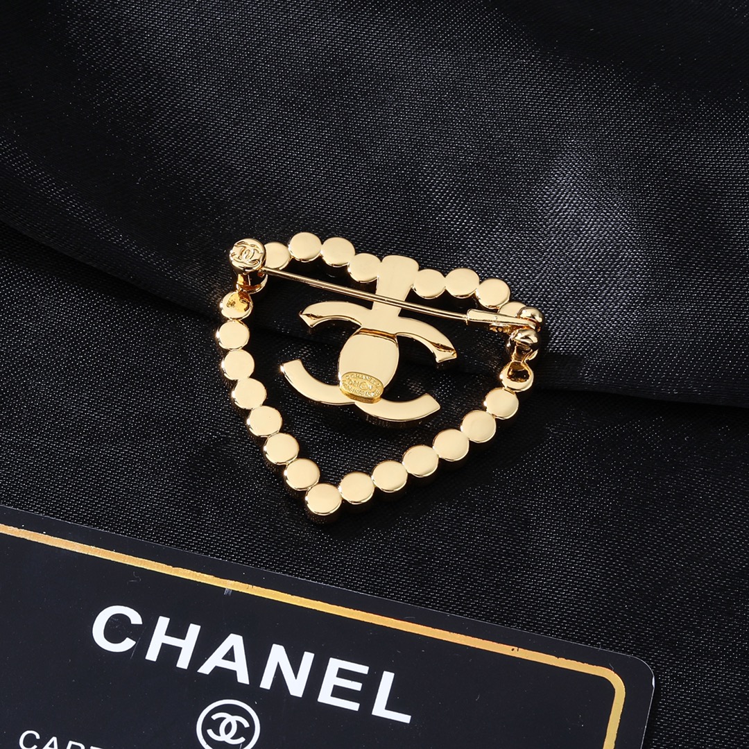 Chanel CC Heart Crystal Brooch brooch gold-tone metal with clear faceted crystals 3cm width