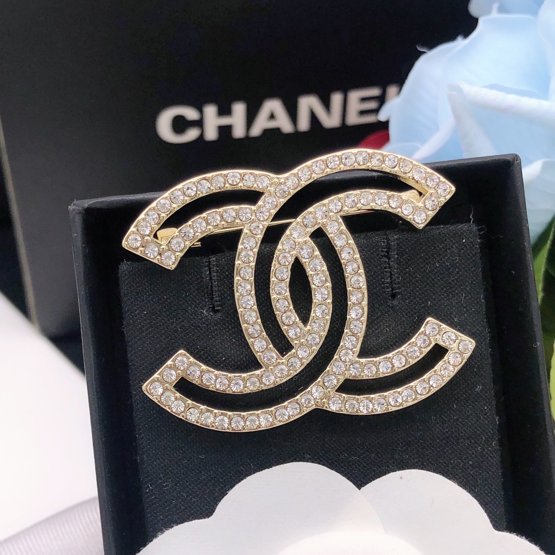 Chanel CC Logo Crystal Brooch brooch gold-tone metal with clear crystal rhinestones 3 5cm width