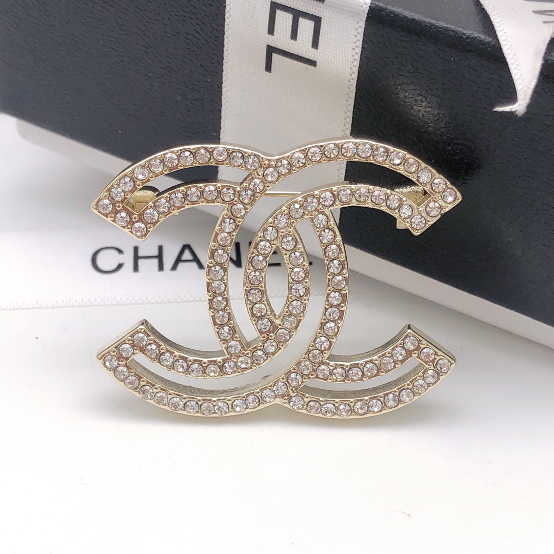 Chanel CC Logo Crystal Brooch brooch gold-tone metal with clear crystal rhinestones 3 5cm width